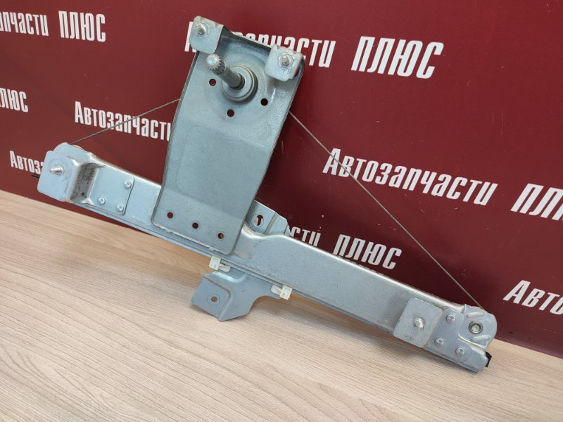 Стеклоподъемник    двери