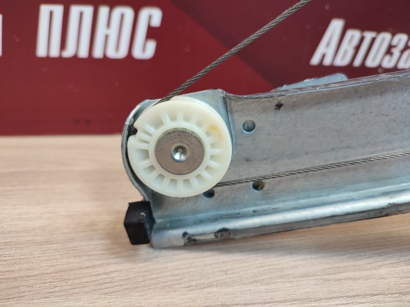 Стеклоподъемник    двери