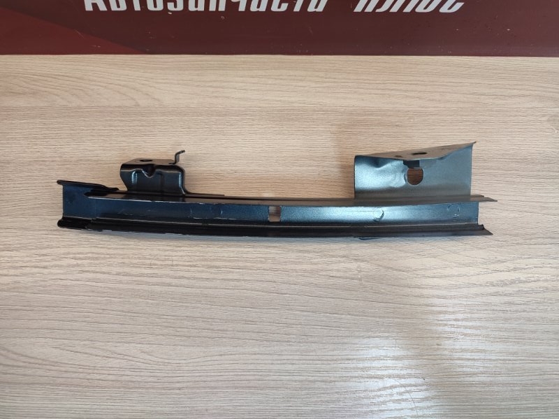 Направляющая стекла двери