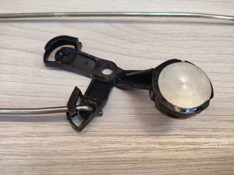 Тяга замка двери