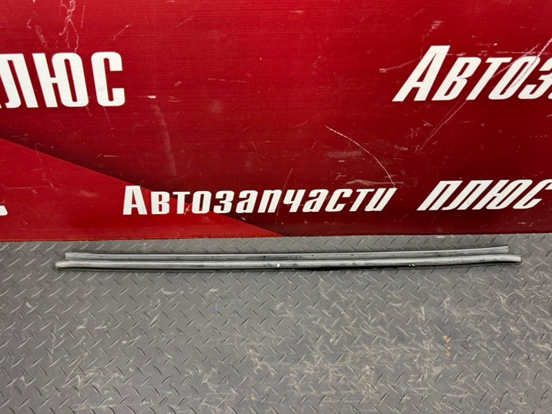 Уплотнитель стекла двери внутренний