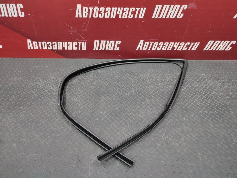 Уплотнитель стекла двери