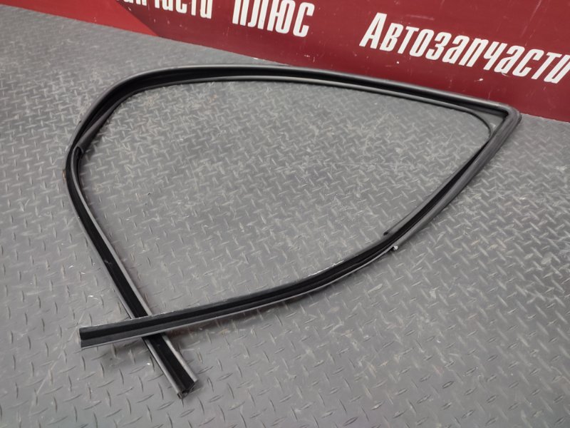 Уплотнитель стекла двери