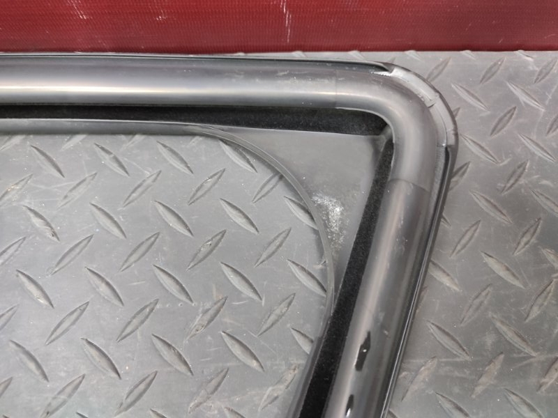 Уплотнитель стекла двери