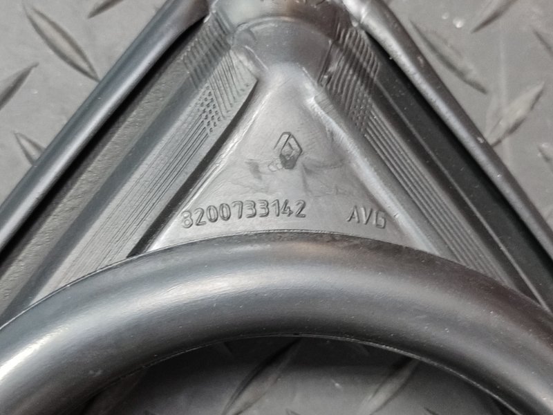 Уплотнитель стекла двери