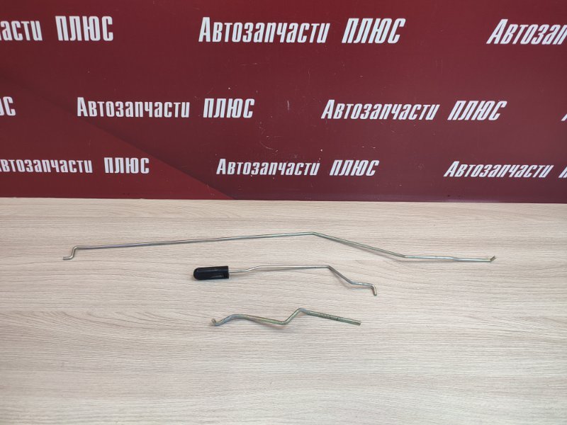 Тяга замка двери