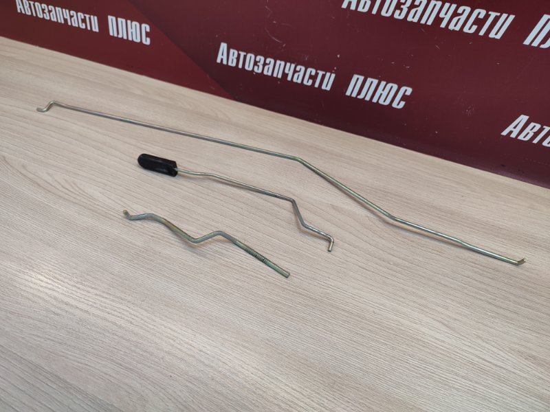 Тяга замка двери