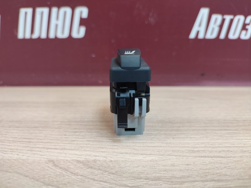 Кнопка обогрева сидений