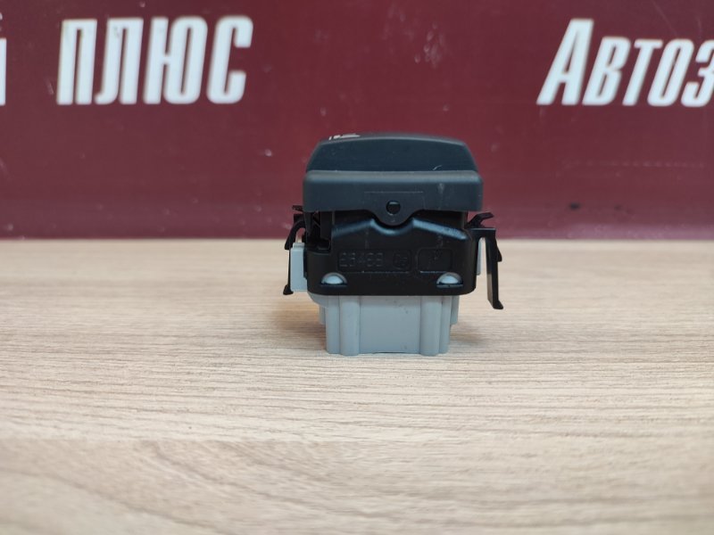 Кнопка обогрева сидений