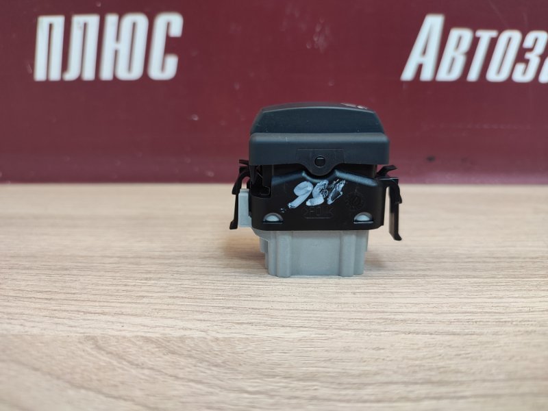 Кнопка обогрева сидений