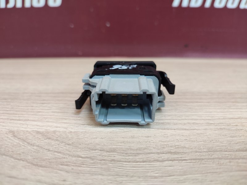 Кнопка обогрева сидений