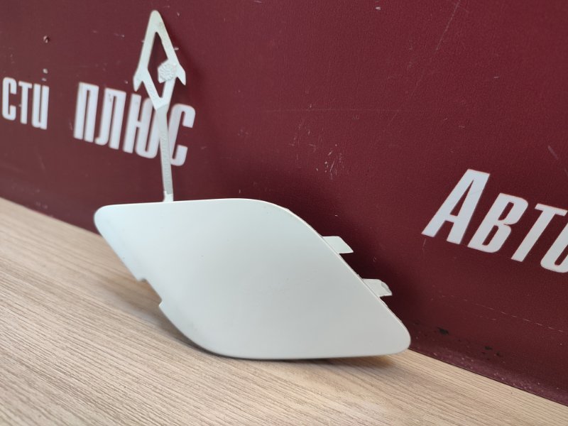 Заглушка буксировочного крюка