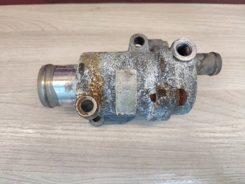 Термостат с корпусом