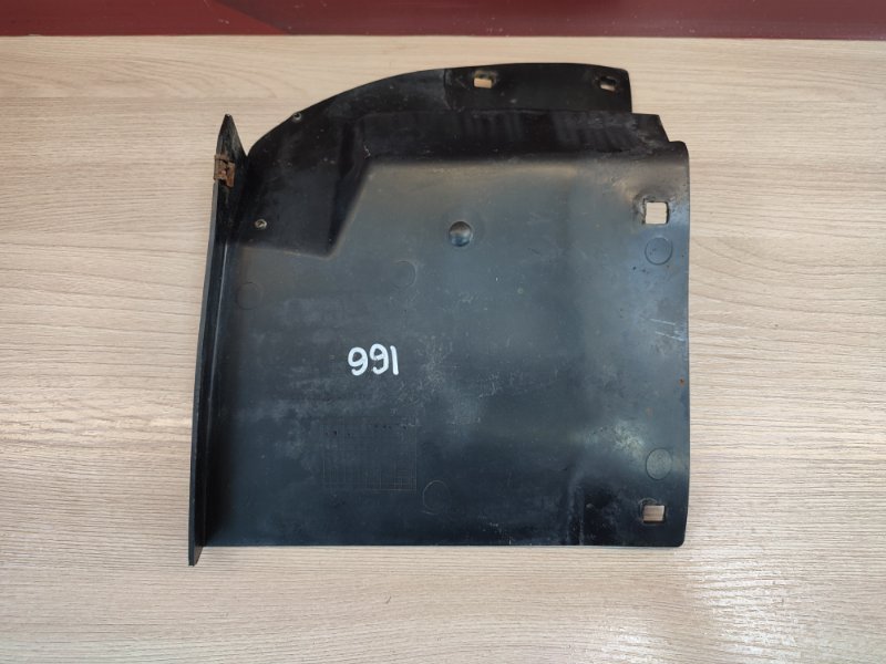 Щиток     крыла