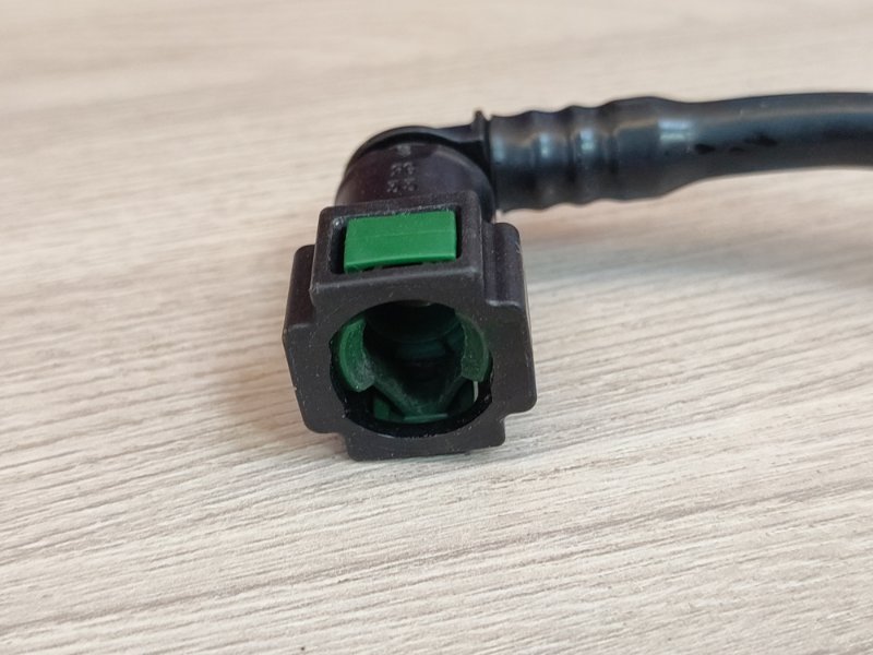 Трубка топливная