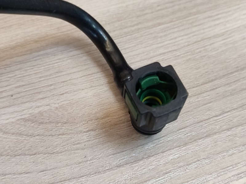 Трубка топливная