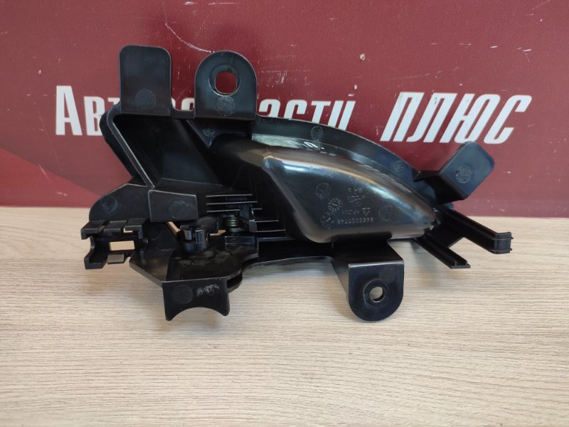 внутренняя ручка двери