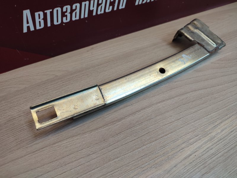 Направляющая стекла двери