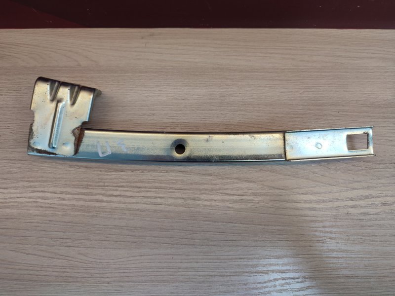 Направляющая стекла     двери