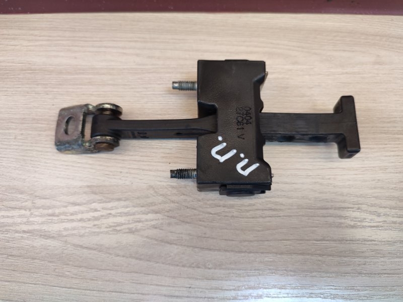 Ограничитель двери