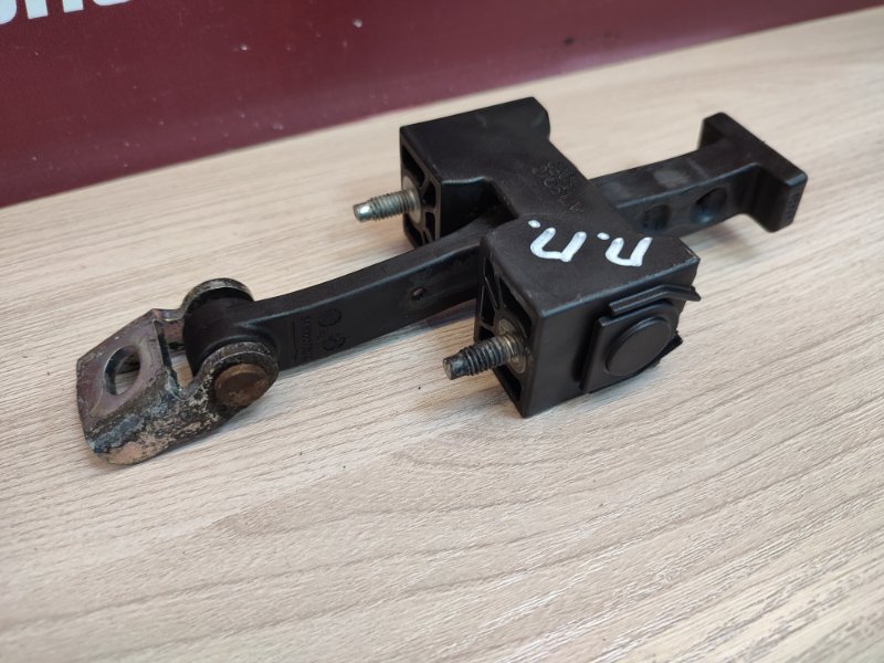 Ограничитель двери