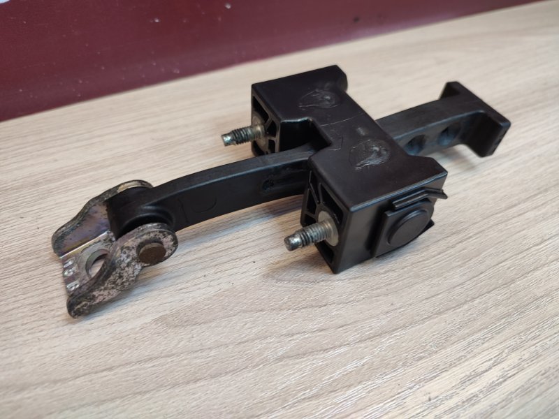 Ограничитель двери