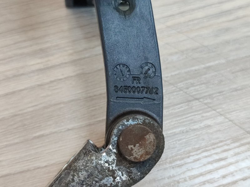 Ограничитель двери