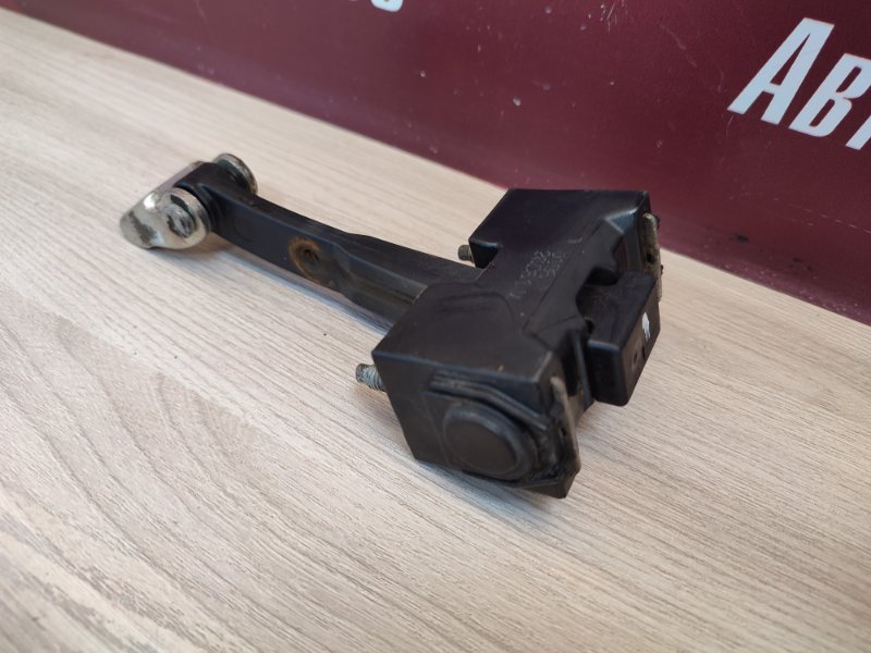 Ограничитель двери