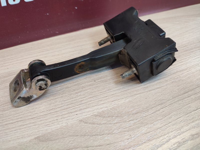 Ограничитель двери