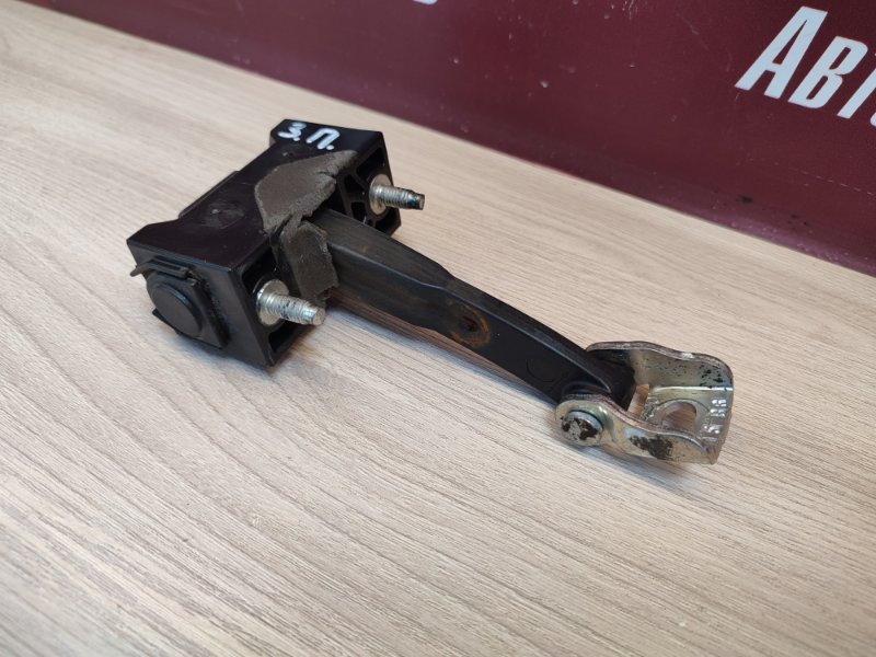 Ограничитель двери