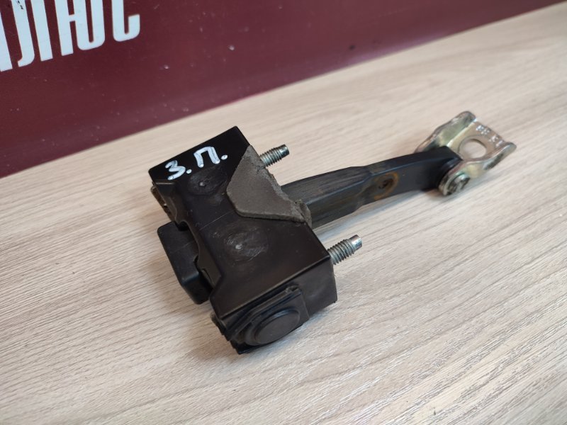 Ограничитель двери