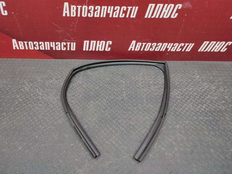 Уплотнитель стекла двери