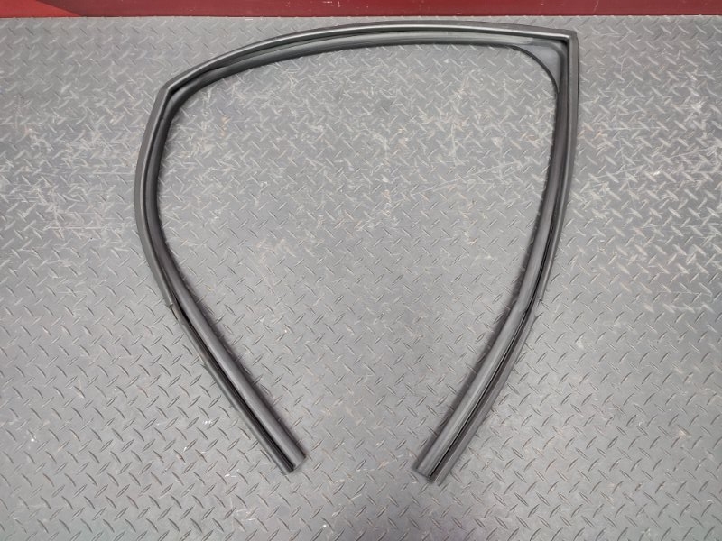 Уплотнитель стекла двери