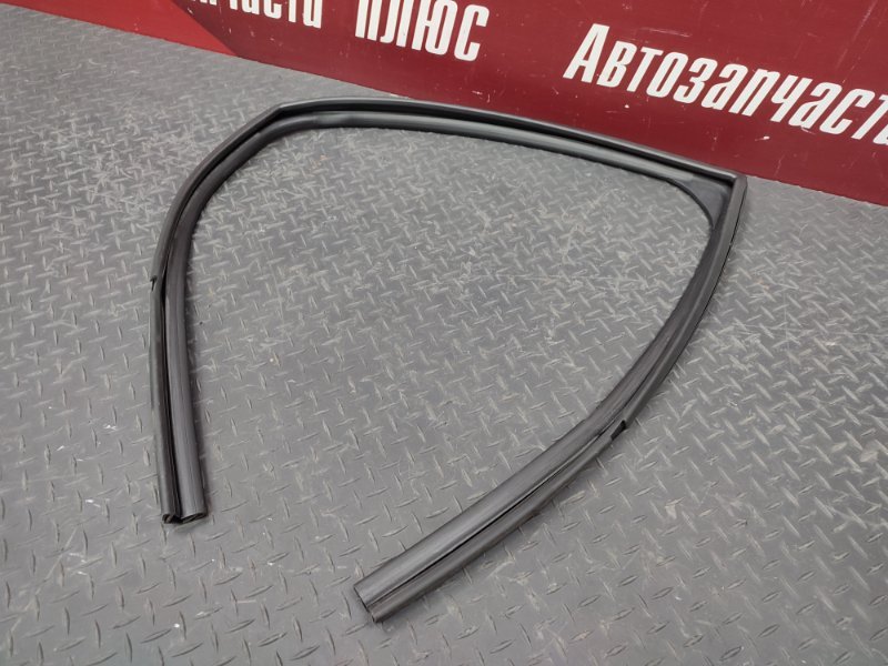 Уплотнитель стекла двери