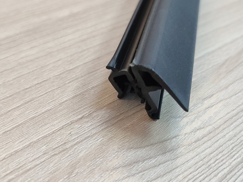 Уплотнитель стекла двери внутренний