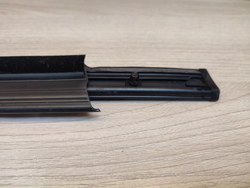 Уплотнитель стекла двери внешний