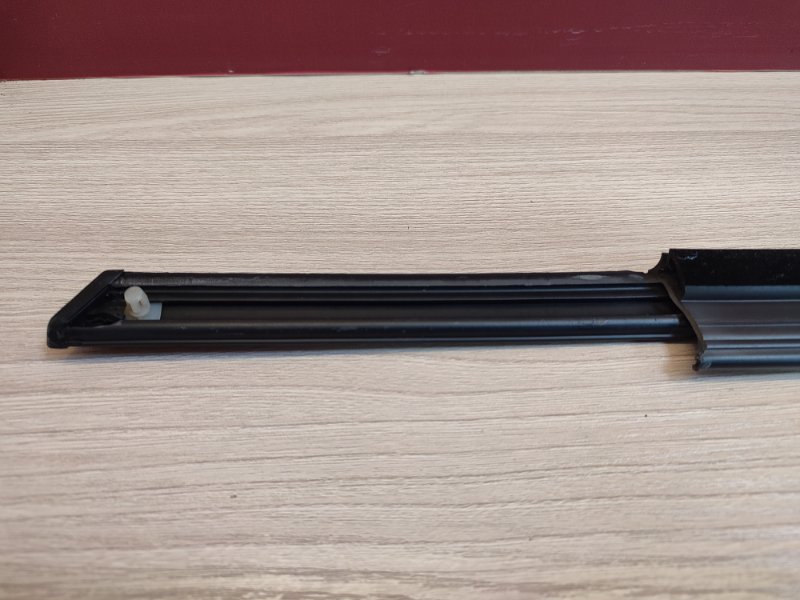 Уплотнитель стекла двери внешний