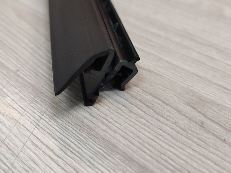 Уплотнитель стекла двери внутренний
