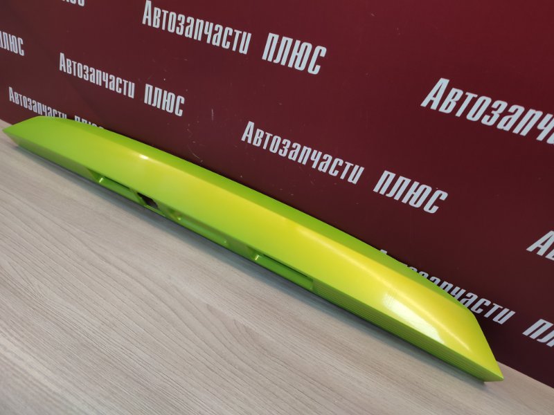 Накладка крышки багажника