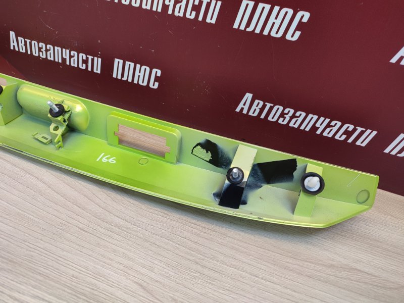 Накладка крышки багажника
