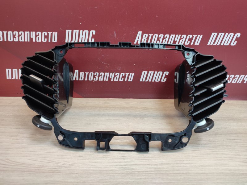 Воздушный дефлектор салона