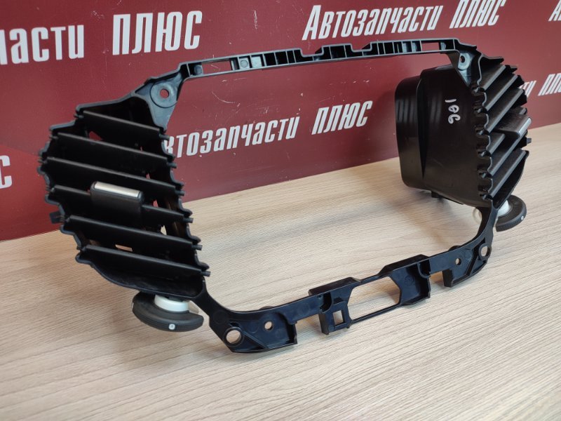 Воздушный дефлектор салона