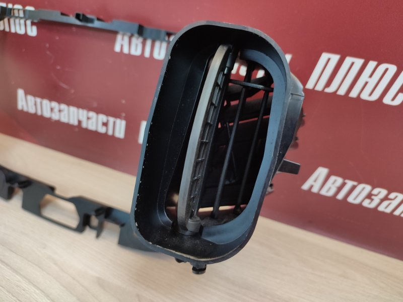 Воздушный дефлектор салона