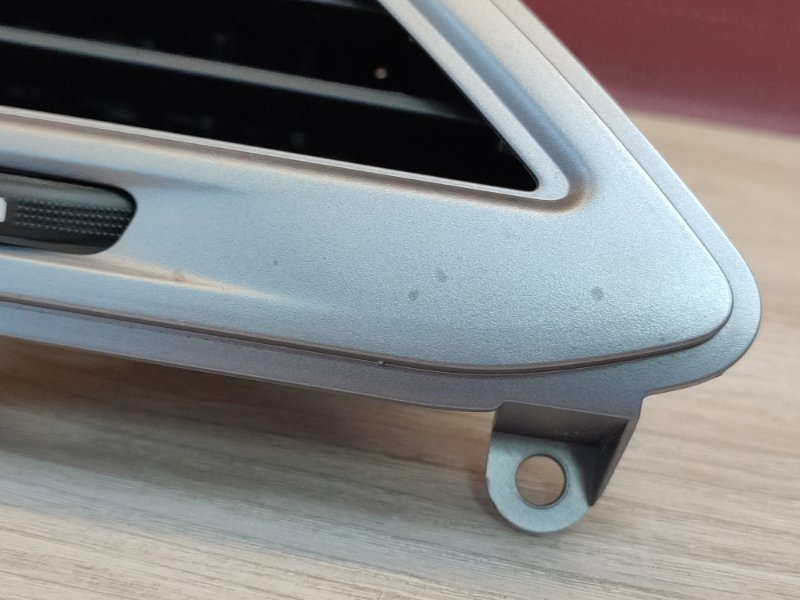 Воздушный дефлектор салона