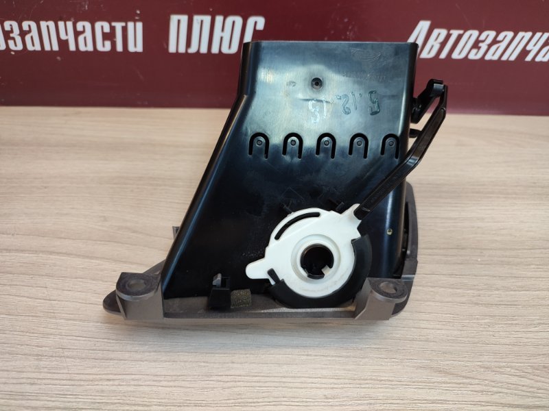 Воздушный дефлектор салона