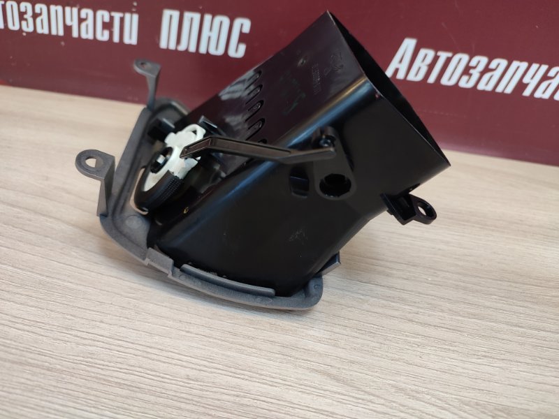 Воздушный дефлектор салона