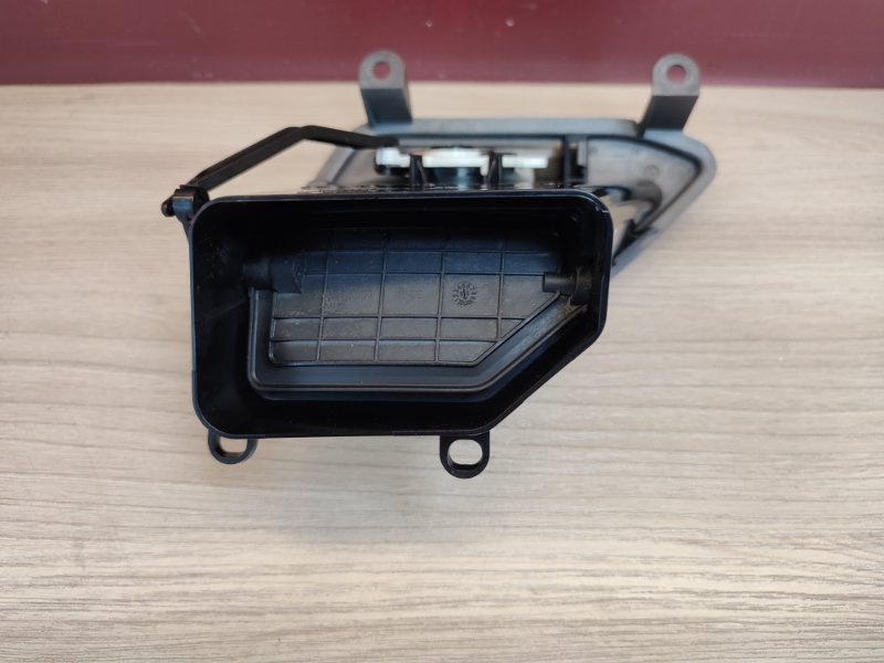 Воздушный дефлектор салона