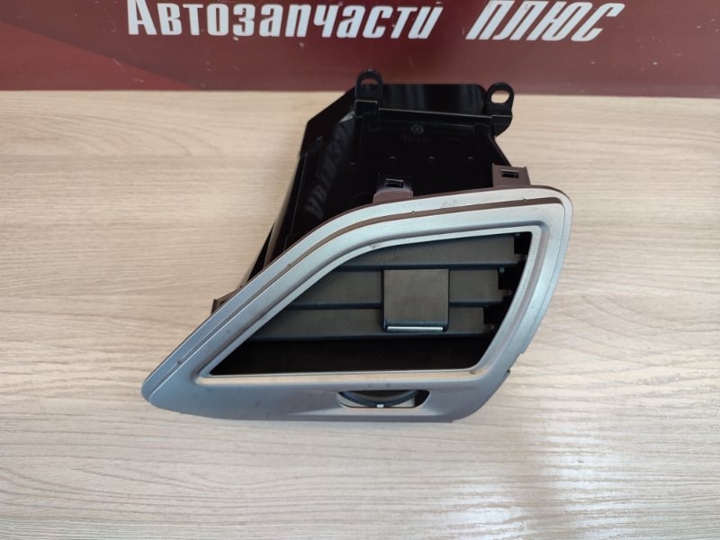 Воздушный дефлектор салона