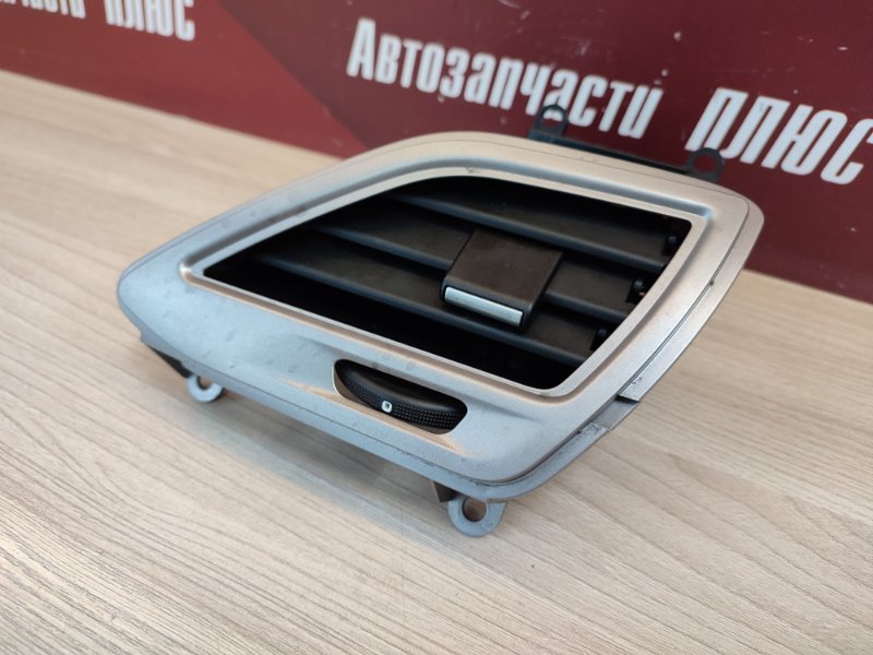 Воздушный дефлектор салона