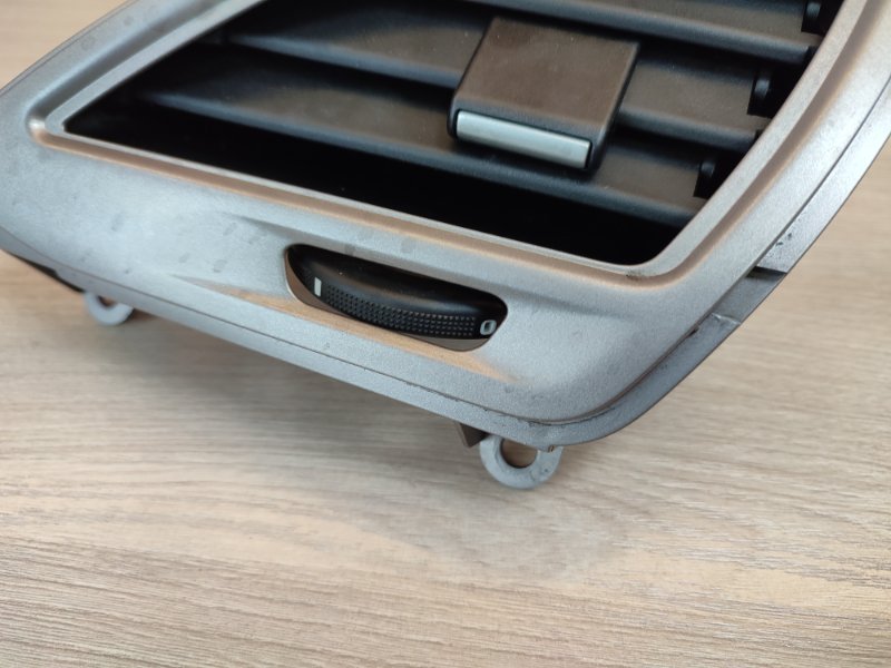 Воздушный дефлектор салона